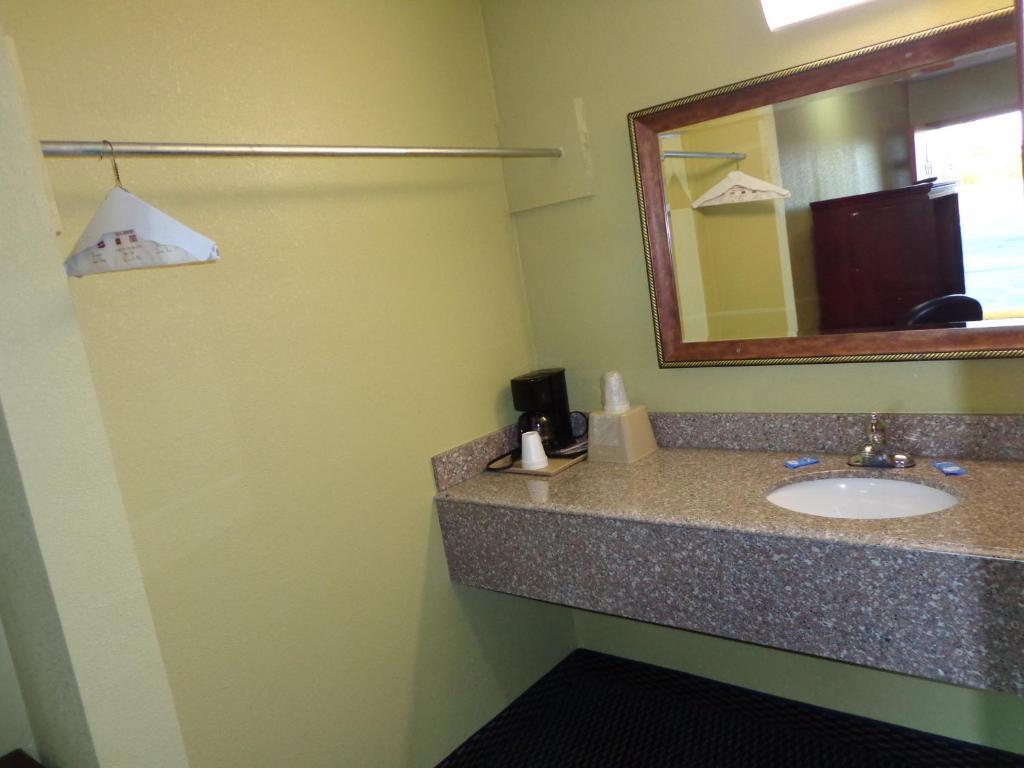 Gateway Inn Tulsa Bagian luar foto